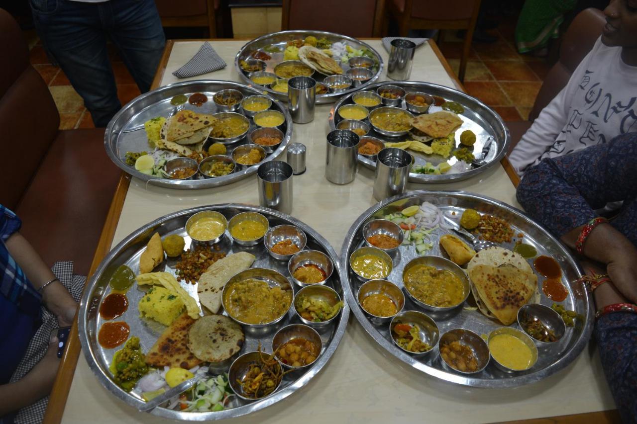 Pratibha Home Stay Jabalpur Exteriör bild